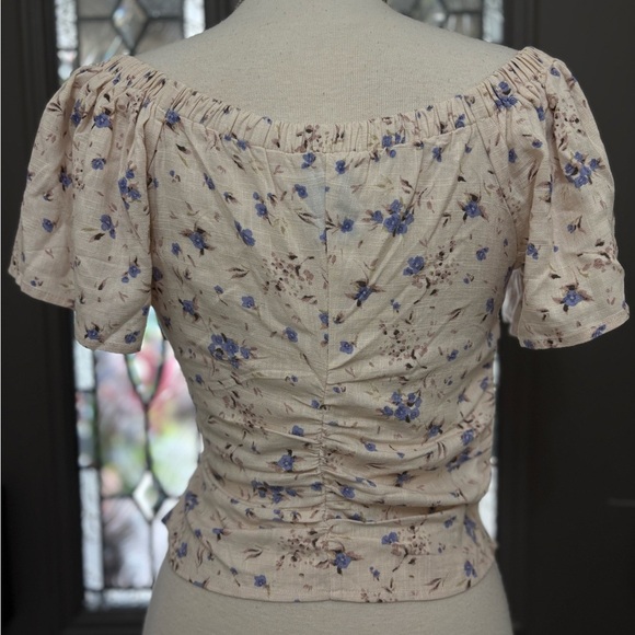 ASTR the Label Linen Blend Floral Ruched Wrap Top - Picture 5 of 10